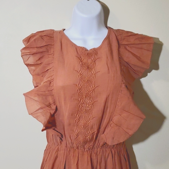 NWT Dress Sleeveless Embroidered Design on Front - Picture 2 of 11